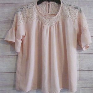 Monteau Los Angeles Girls Size XLarge  Pink Bell Sleeve Blouse Lace Flower
